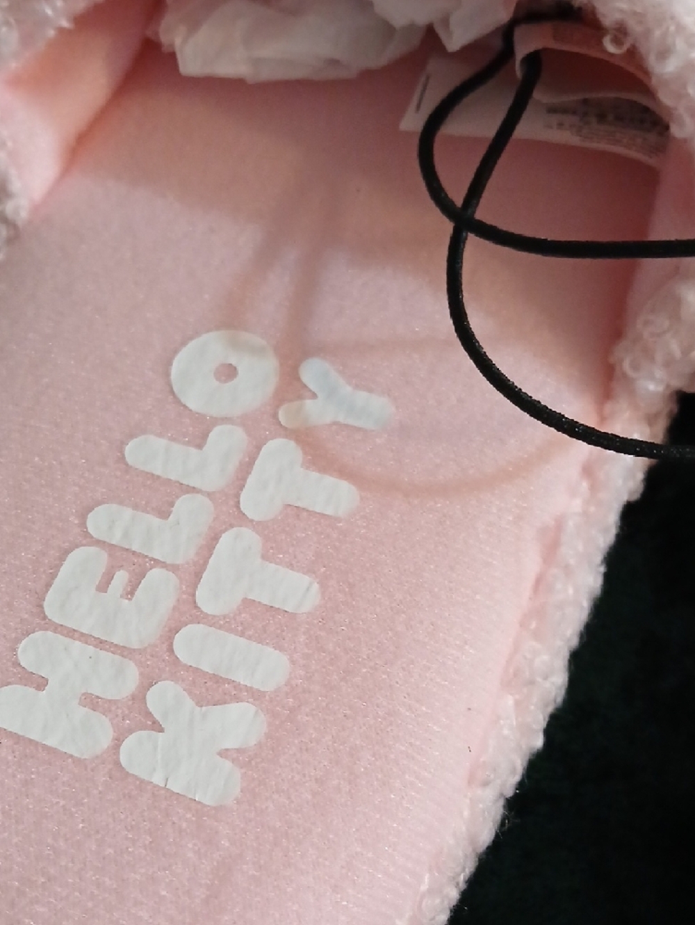 Hello Kitty Pink Fuzzy Slip-On Slippers NEVER WORN - Picture 5 of 6